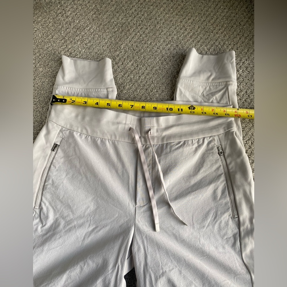 ATHLETA Size 10 Headlands Hybrid Trek Mid Rise Jogger Birch Grey - Picture 4 of 13